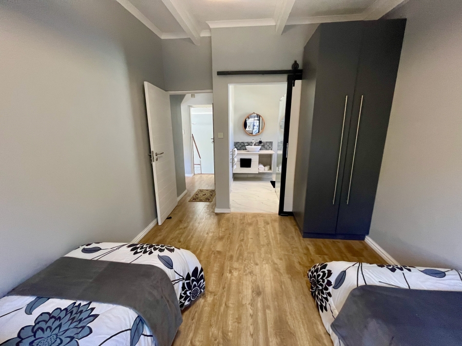 5 Bedroom Property for Sale in Onrus Western Cape